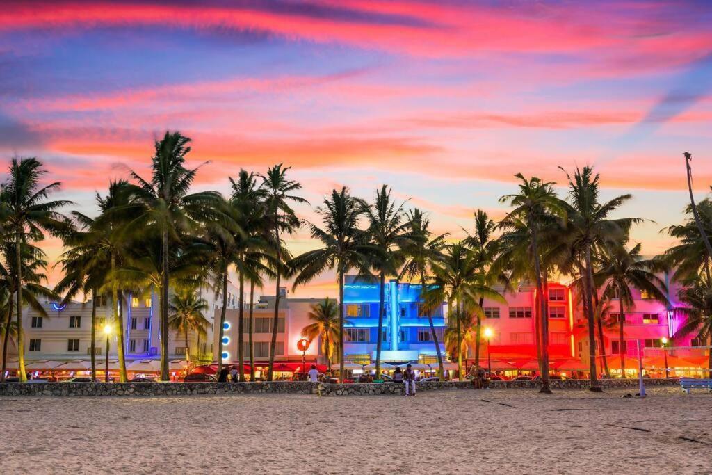 Escape Gameroom, Bar, Bbq, Spacious,King Bed, All Luxury Mattresses, Near Beach, 6 Blocks Away From Bars, Nite Clubs, Res, Shops Miami Exterior photo