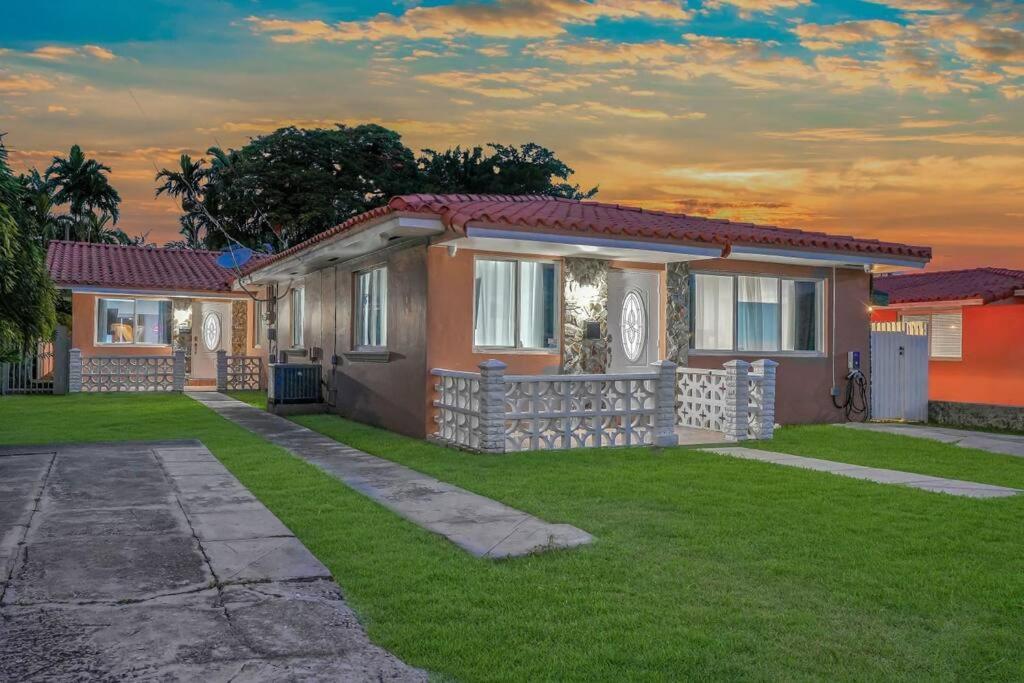 Escape Gameroom, Bar, Bbq, Spacious,King Bed, All Luxury Mattresses, Near Beach, 6 Blocks Away From Bars, Nite Clubs, Res, Shops Miami Exterior photo