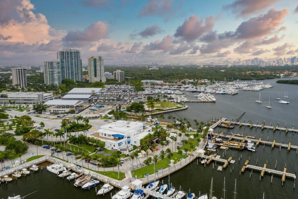 Escape Gameroom, Bar, Bbq, Spacious,King Bed, All Luxury Mattresses, Near Beach, 6 Blocks Away From Bars, Nite Clubs, Res, Shops Miami Exterior photo