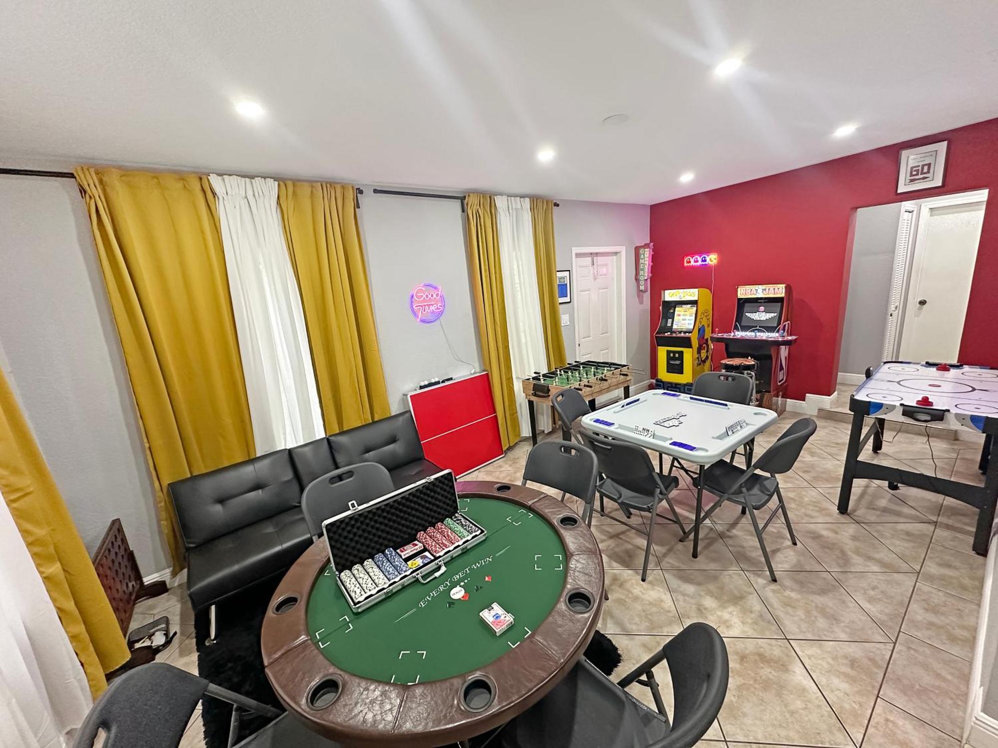 Escape Gameroom, Bar, Bbq, Spacious,King Bed, All Luxury Mattresses, Near Beach, 6 Blocks Away From Bars, Nite Clubs, Res, Shops Miami Exterior photo